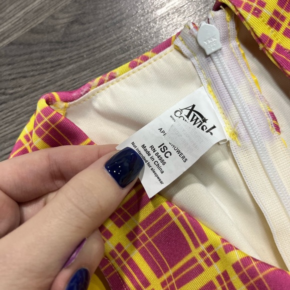 A Wish Come True Yellow Rain Dance Costume - Picture 3 of 3